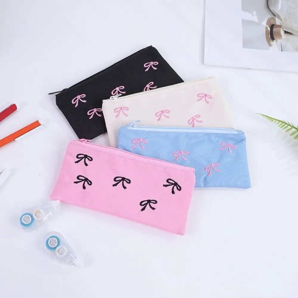 Borsa ricamata carina in tela divertente Borsa per cosmetici di forma quadrata con fiocco Astuccio con stampa adorabile