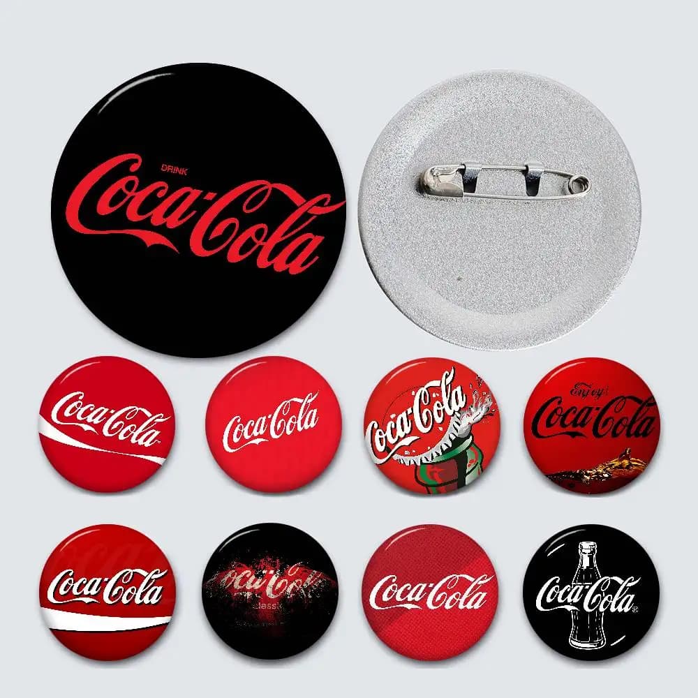 C-Coca-Cola Anime Spille Simpatico cartone animato Distintivo Giacca Jeans Spilla Accessorio regalo