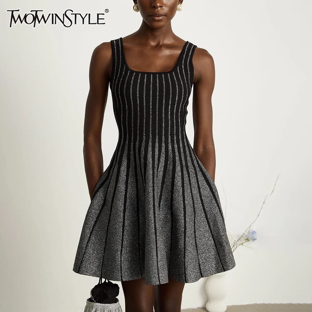 TWOTWINSTYLE Hit Color Dimagrante Moda Abiti a tunica per le donne Collo quadrato Senza maniche Patchwork Abito a righe Abbigliamento femminile