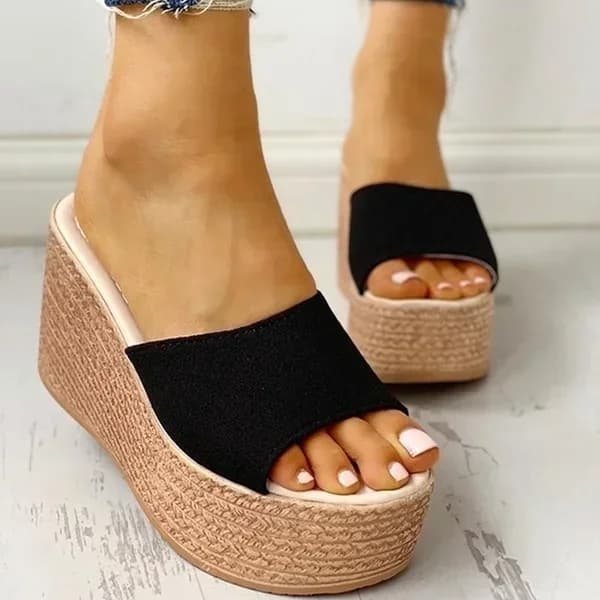 2024 Sandali da donna nuovi estivi Scarpe peep-toe Scarpe da donna con tacco alto Presentazioni aziende produttrici giochi Zeppe casual da donna per sandali alti da donna