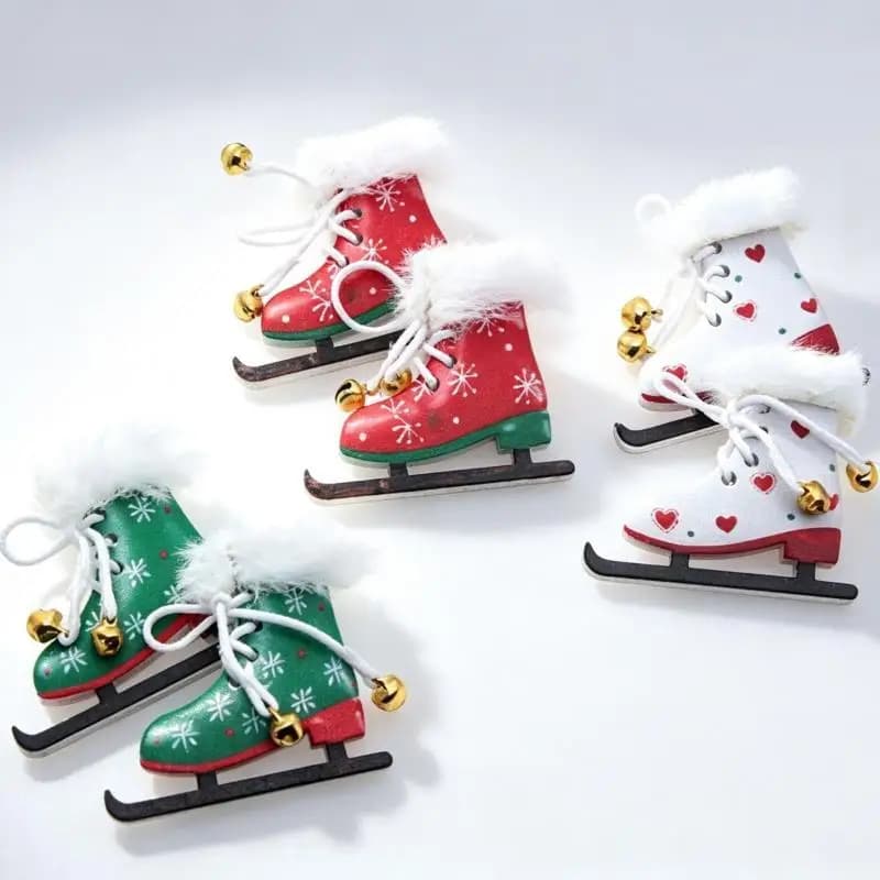 1Pair Dollhouse Mini Simulation Skating Shoes Miniature Skiing Scene Christmas Ice Knife Shoes Props Accessories Model