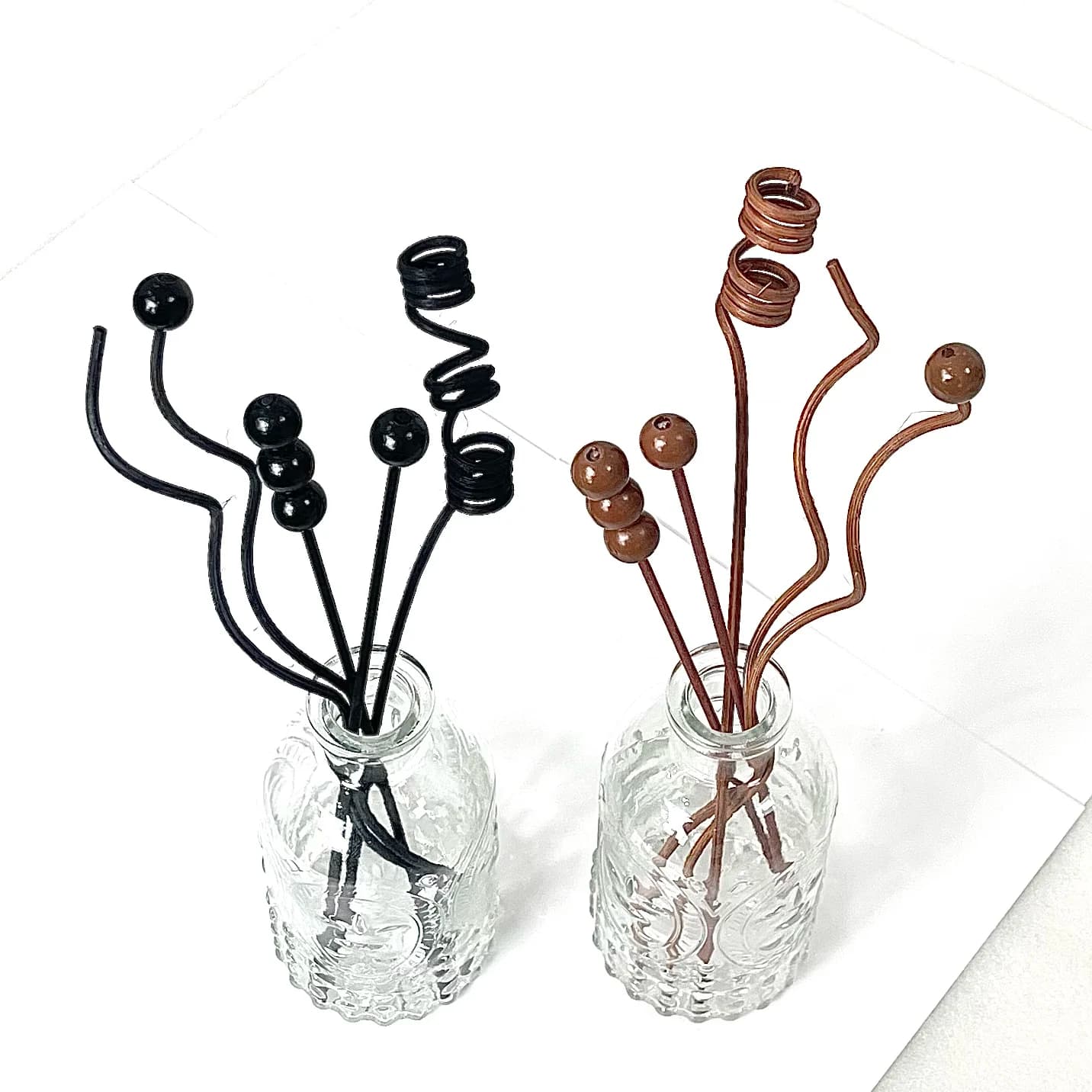 5Pcs Stylized Rattan diffuser sticks Set No-Flame Aromatherapy Black/Brown Sticks with Wood Beads, Home Fragrance Decor Props