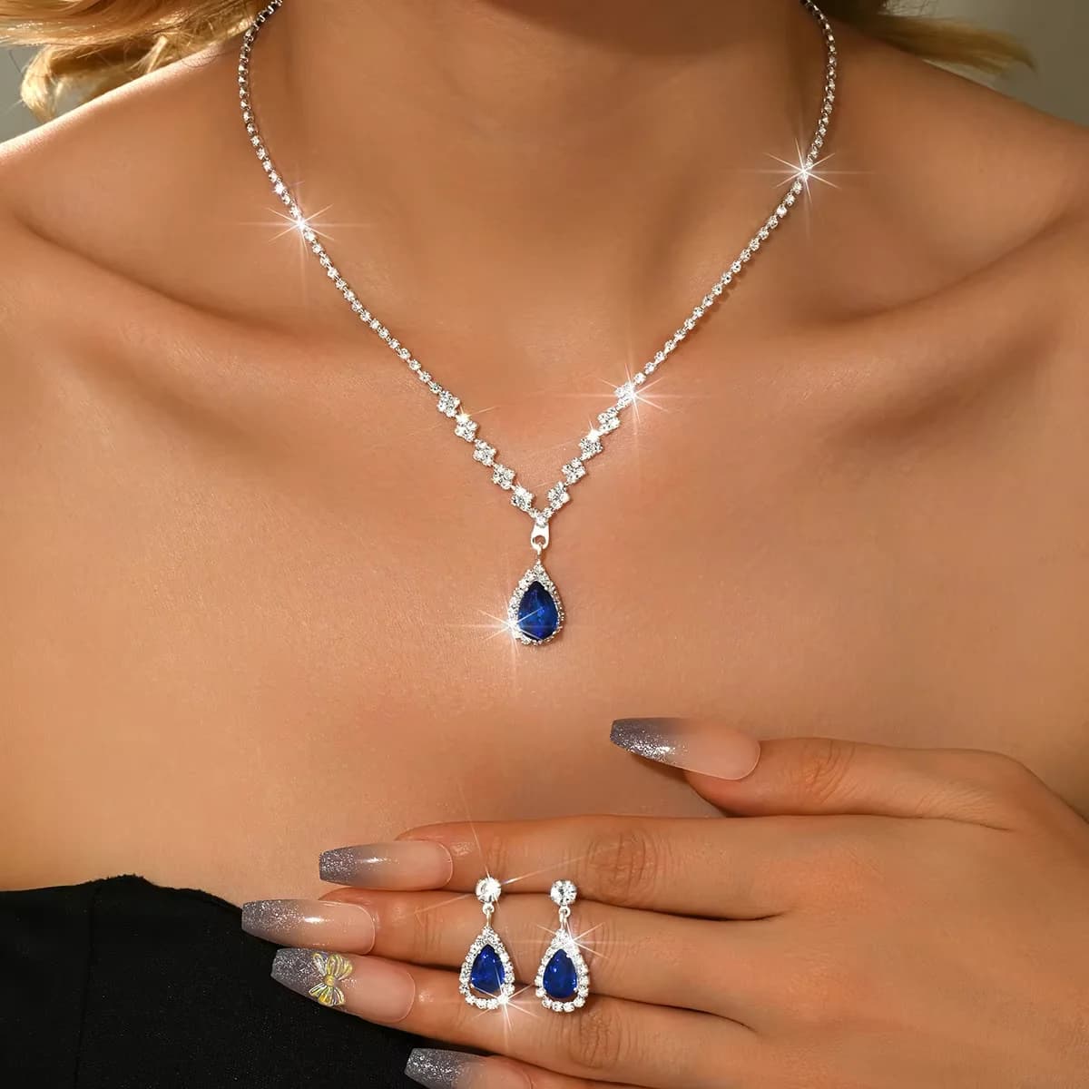 Collana per vacanze al mare, orecchini, gioielli, appuntamenti, eventi, visite ai negozi, scattare foto, accessori versatili