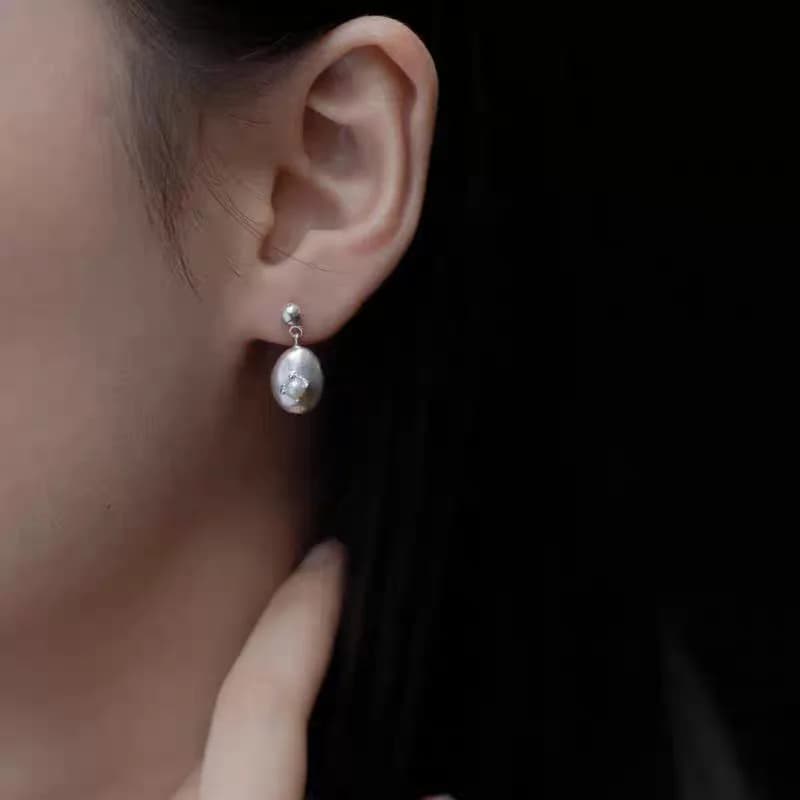Nuovi Orecchini Estivi con Perle Incastonate, Orecchini a Perno di Alta Gamma, Moda di Nicchia Versatile per Uso Quotidiano