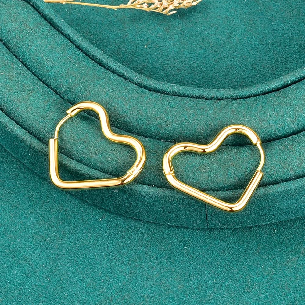 E34 E34 Heart-Shaped Earrings with 18K Gold-Plated Stainless Steel Earrings