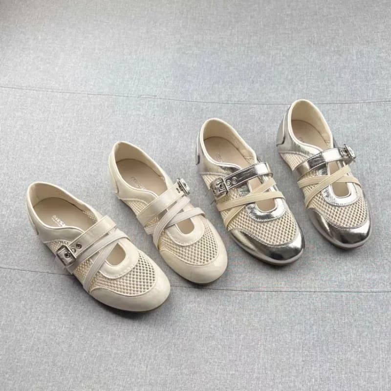 Nuove Sneakers Intrecciate con Dettagli Traforati Primavera-Estate 2026, Scarpe Casual con Fibbia Antiscivolo