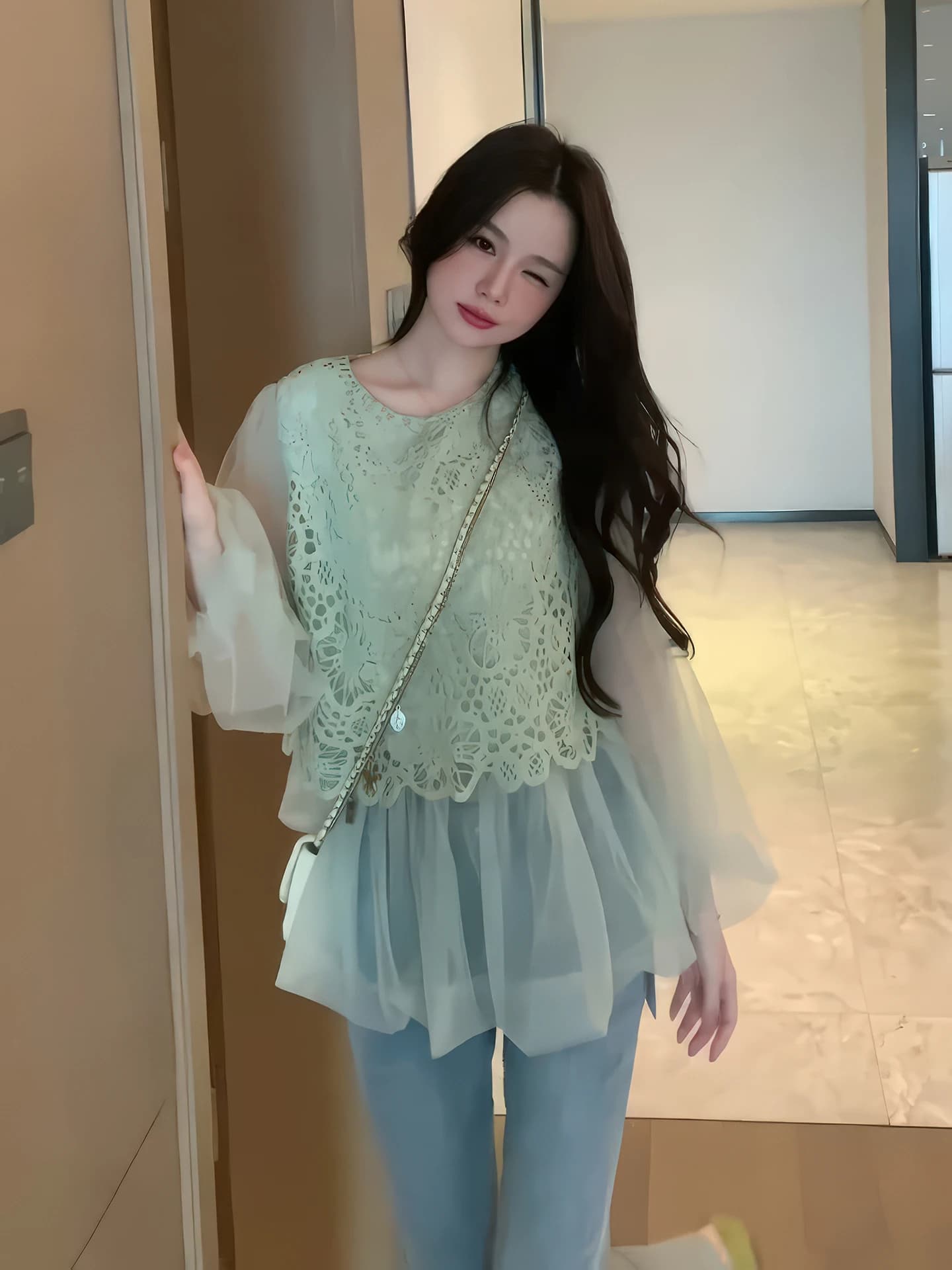 Camicia Verde Menta con Inserti in Pizzo e Maniche a Lanterna, Nuovo Stile Primavera-Estate per Donna, Atmosfera Fatata, Collo Fluttuante, Sottile, Verde Menta