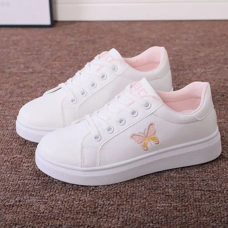 Women's White Sneakers 2024 Autumn New Korean Style Lightweight Flat Skate Shoes Casual Walking Shoes