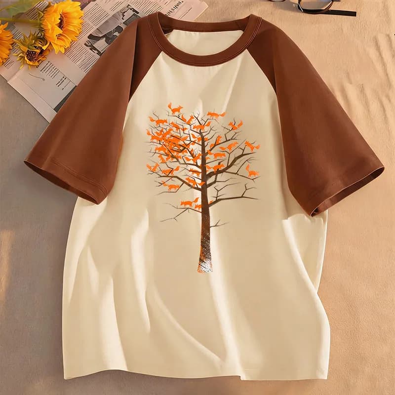 Maglietta con stampa di gatti carini che si arrampicano sull'albero, divertente t-shirt per bambini, maglietta casual estiva primaverile per ragazzi e ragazze