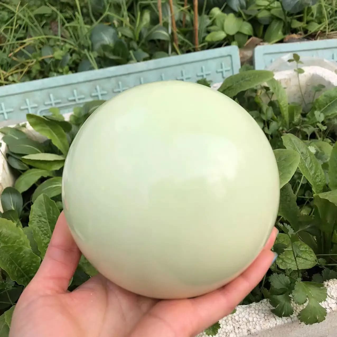 5-12cm Natural Luminous Stone Blue Luminous Quartz Crystal Sphere Ball Glow In The Dark Stone With Base