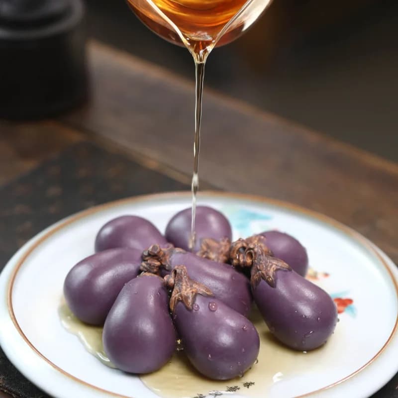 Handmade Yixing Zisha Purple Clay Bionic Vegetable Tea Pet Sculpture for Gongfu Tea Ceremony Home Decor Desktop Ornament Gift