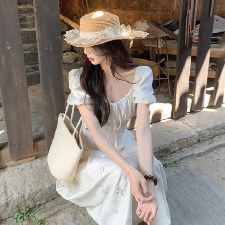 【Nuovo arrivo】Abito midi floreale bianco con maniche a sbuffo, abito casual con scollo quadrato e lacci per donna