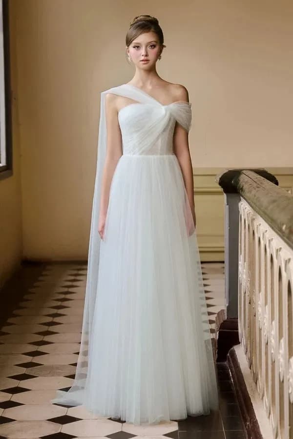 White One Shoulder Tulle Wedding Dress Cape Draped Asymmetric Neckline A-Line Bridesmaid Dress Flowy Bridal Evening Dresses