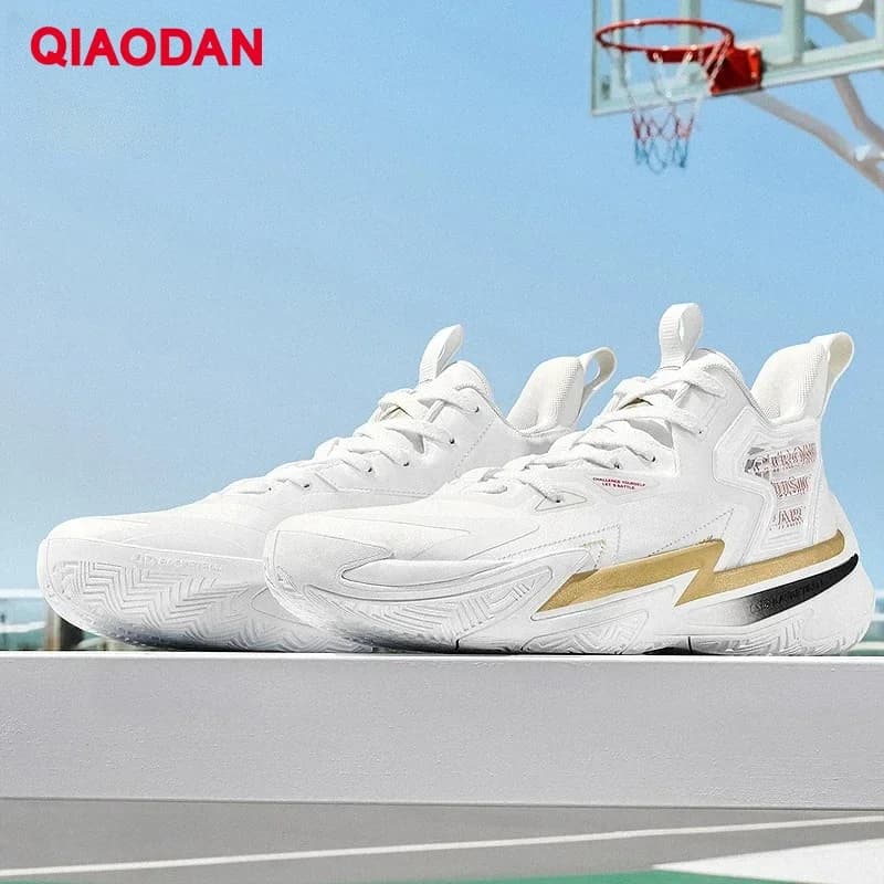 QIAODAN Poying Scarpe da basket professionali da uomo 2025 Inverno Nuove sneakers basse con rimbalzo Mesh Trend Scarpe sportive XM15240104F