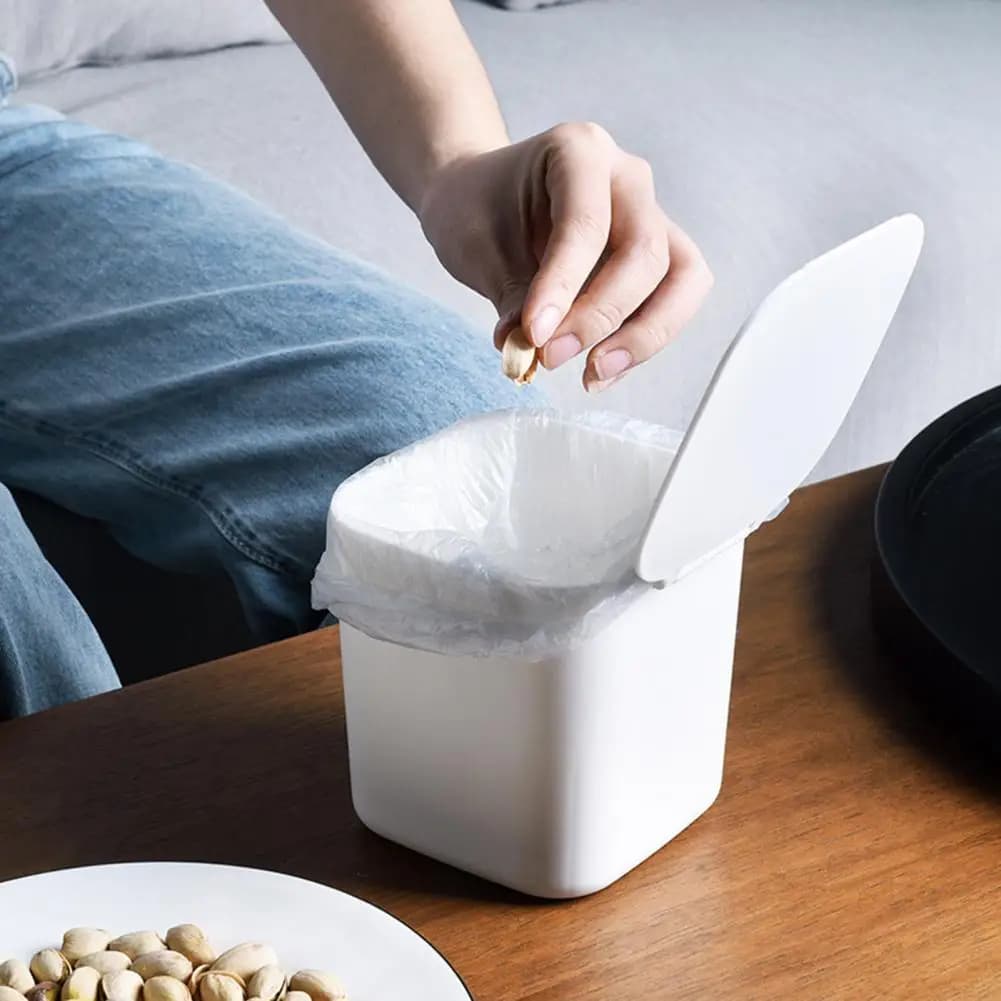 Mini Cestino da Scrivania, Piccolo Contenitore per Rifiuti con Coperchio, Mini Bidone della Spazzatura per Ufficio, Toeletta, Comodino