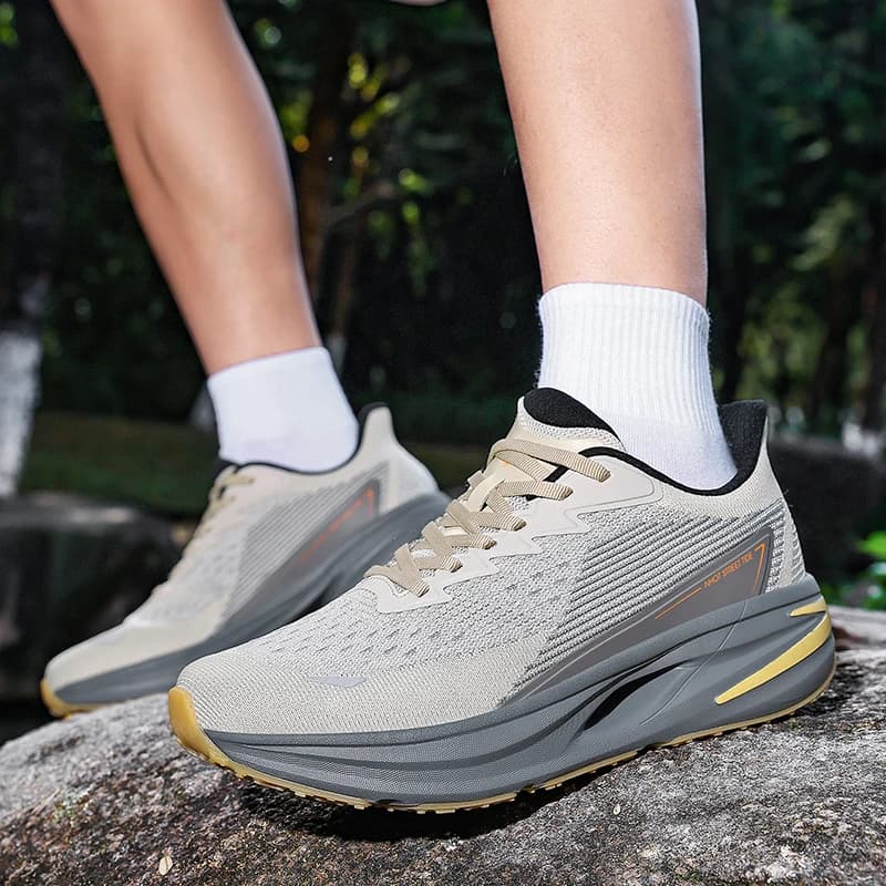 New Hot Selling Summer Men'S Sports Shoes Thick Soled Cushioned Running Shoes Fashionable Outdoor Comfortable Casual Shoes