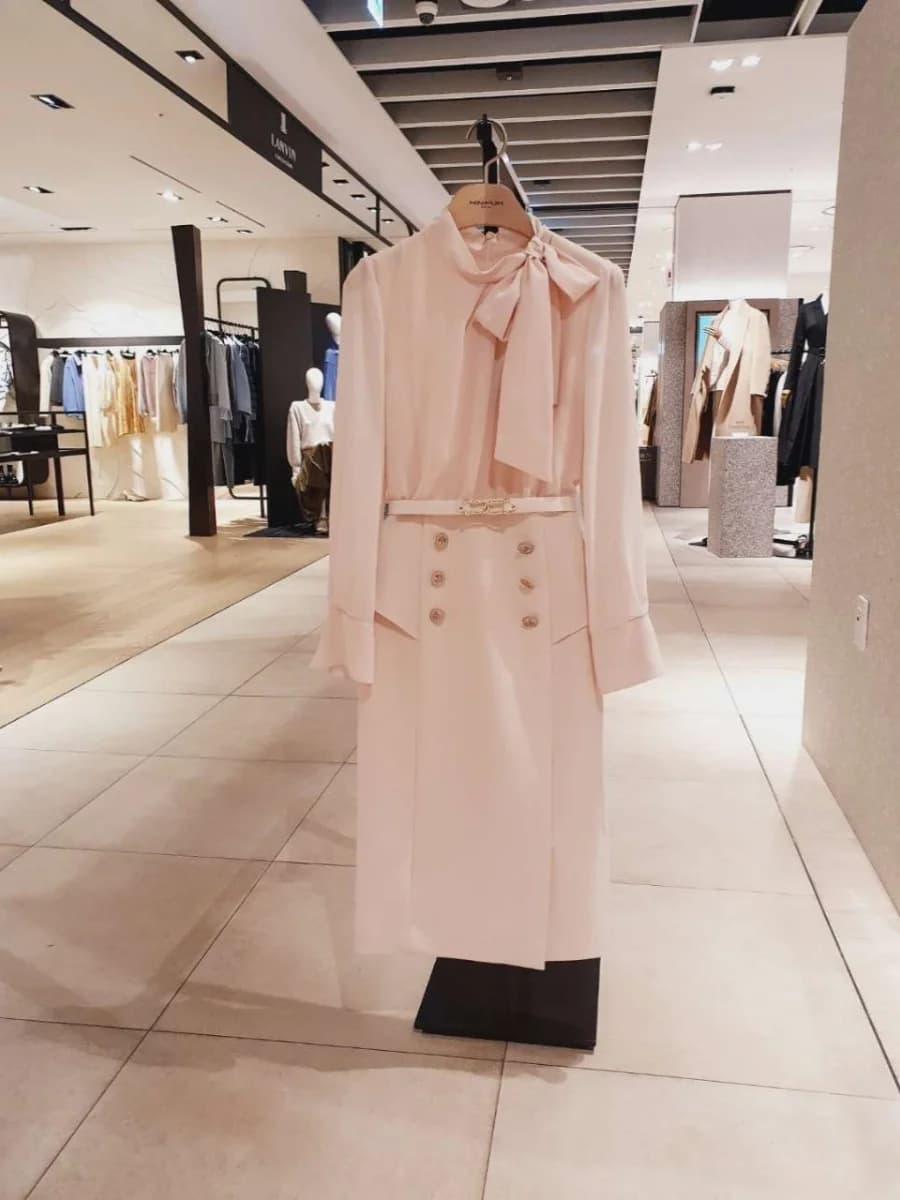 Nuovo Abito da Donna Autunnale 2025 Professionale a Maniche Lunghe con Cintura, Doppio Bottone e Nodo, Lunghezza Media, Stile H-Sle