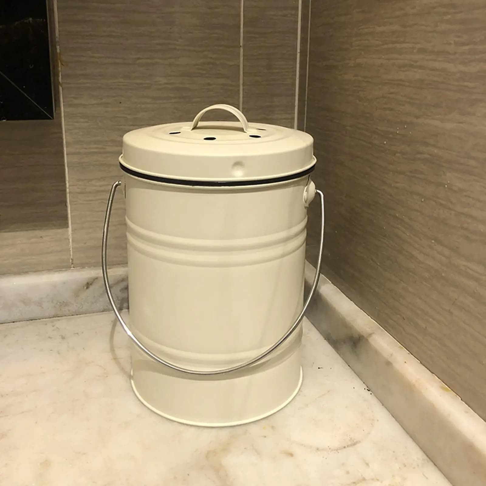 Contenitore per Compostaggio Interno 3L in Ferro con Coperchio, Portatile, per Riciclo Rifiuti Cucina, Casa e Giardino