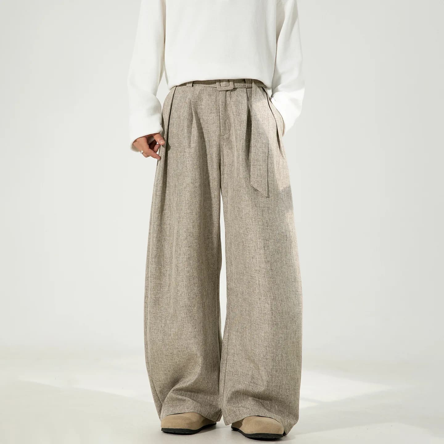 2025 Nuovo design autunnale Pantaloni eleganti curvi drappeggiati Pantaloni larghi a gamba dritta da uomo Pantaloni casual da uomo con cintura stile vecchio denaro