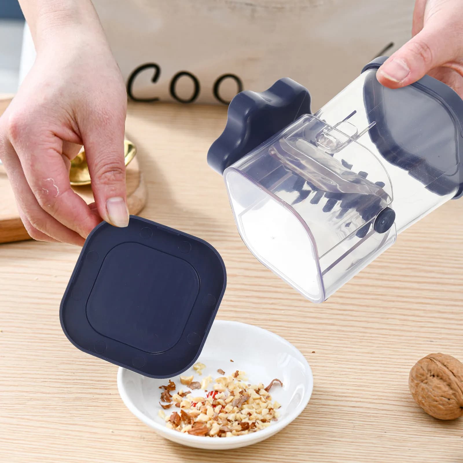 Tritatutto Manuale Staccabile per Arachidi, Noci, Frutta Secca, Aglio, Zenzero, Cipolla, Cioccolato - Utensile da Cucina Compatto