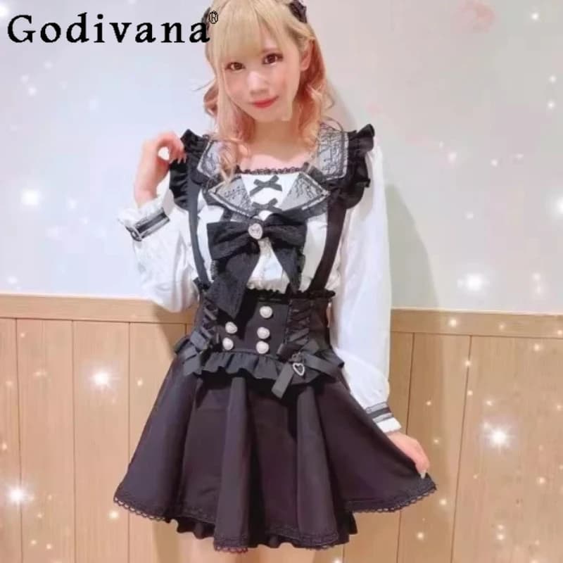 Gonna Corta a Vita Alta con Fiocco Giapponese Grande, Diamanti e Perle, Cinturino Rimovibile, Modello Svasato, Effetto Ringiovanente, alla Moda