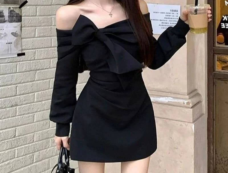 Black One Shoulder Long Sleeved Dress for Women Butterfly Condensation Shoulder Short Dress