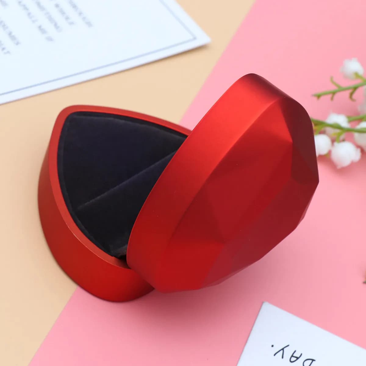Lussuosa Scatola per Anelli a Forma di Cuore con Illuminazione LED, Interno Morbido, per Proposte di Matrimonio, Regalo di San Valentino, Rossa