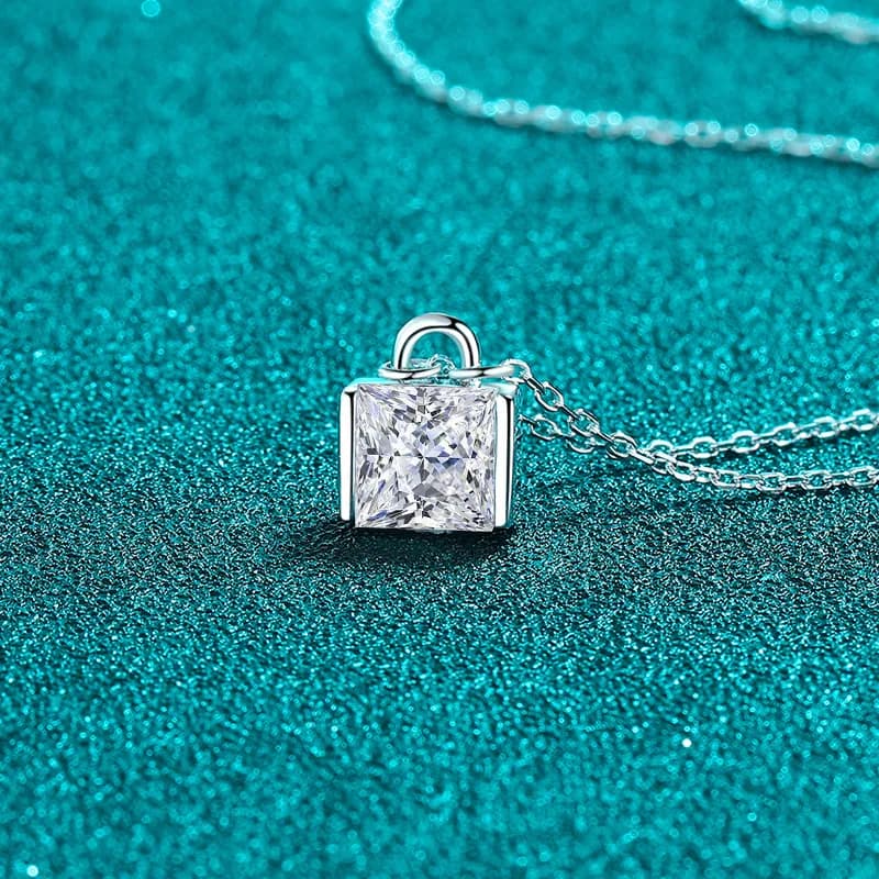 Elegant PT950 Platinum 2-carat Moissanite Sugar Cube Necklace, Small Lock Diamond Pendant Minimalist Collarbone Chain