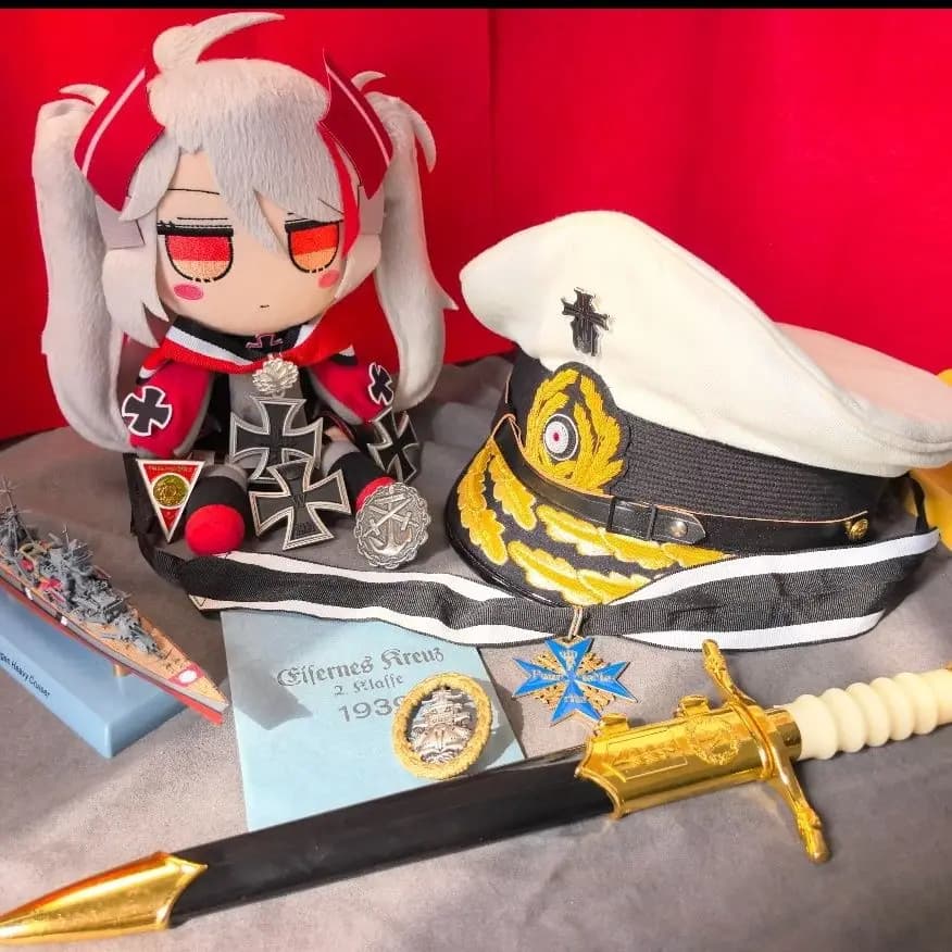 Peluche Anime Azur Lane Prinz Eugen da 20 cm, Bambola di Peluche Imbottita, Giocattolo da Vestire, Cuscino, Statuetta, Regalo
