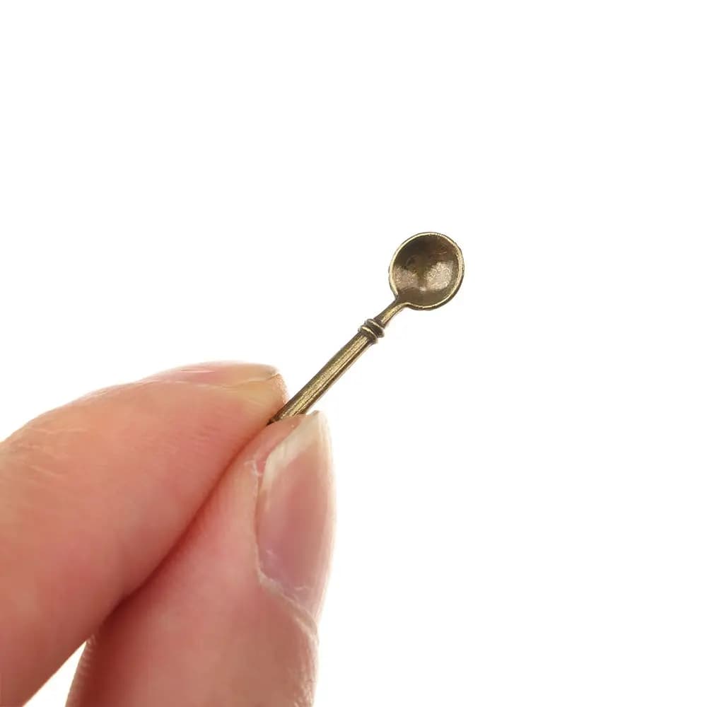 9PCS Metallo 1:6/1:12 Bilancia Da Cucina Stoviglie Forchetta Coltello Cucchiaio Simulazione Mini Posate In Miniatura Pentole Accessori