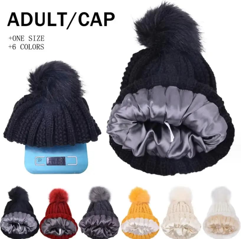 Cappelli Beanie foderati in raso di seta invernale uomo donna cappelli lavorati a maglia per adulti caldi spessi con pompon di pelliccia morbidi berretti Skullies maschili femminili