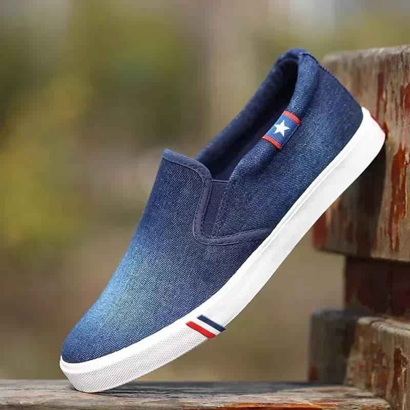 Scarpe di tela da uomo in denim Sneakers slip-on Scarpe basse da uomo Mocassini traspiranti da uomo 2025 Scarpe da ginnastica estive Scarpe nere chiare Calzature