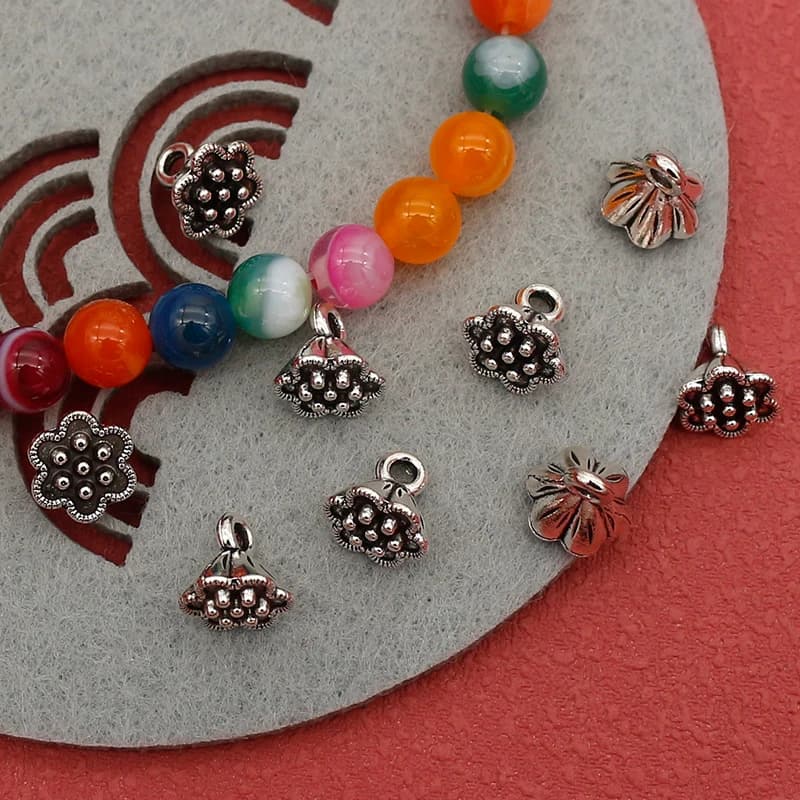 20 pcs/lot 8x8mm Retro Silver Antique Color Lotus Seed Small Pendants And Pendants FAI DA TE Earrings Bracelets Necklace Jewelry Pendants Handicrafted