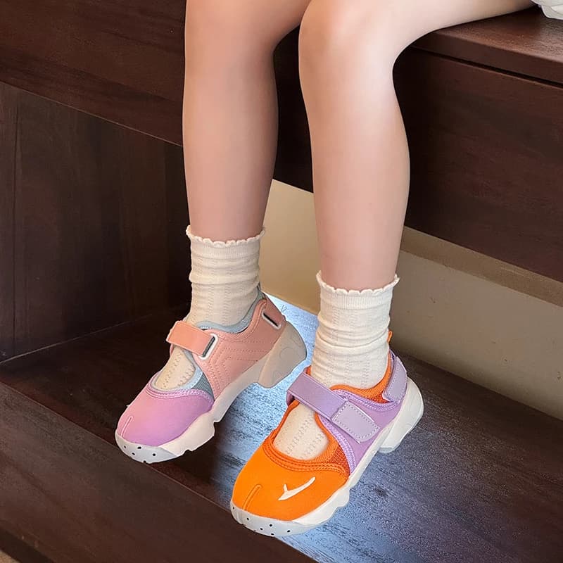 Kids Breathable Mesh Mary Jane Sneakers Split Toe Design Single Velcro Strap Shock Absorbing Sole Summer Outdoor Walking Sandals