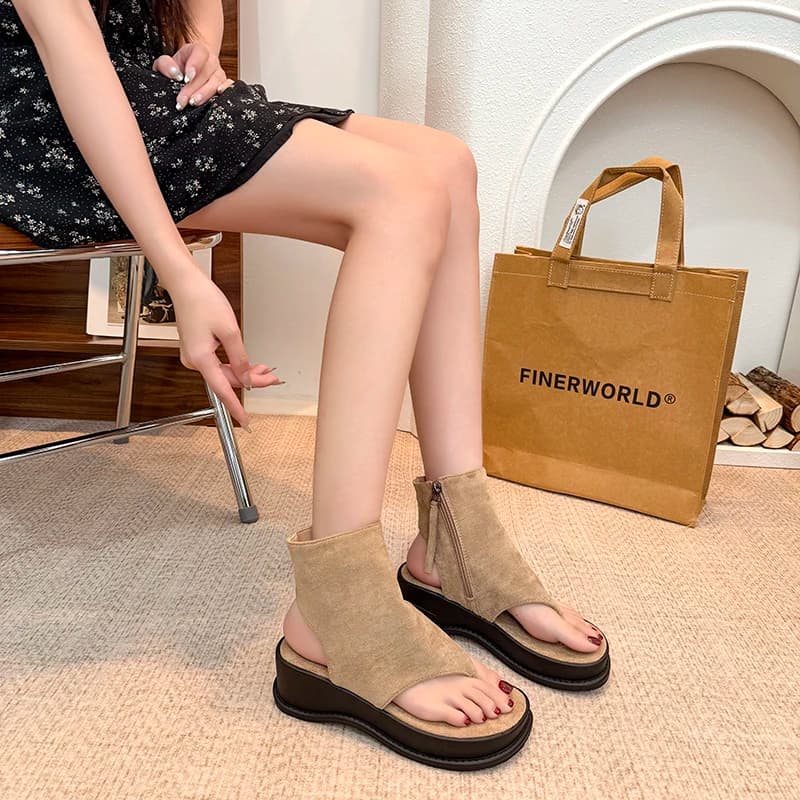 2025 nuova piattaforma di moda donna sandali con tacco clip toe tacchi alti scarpe tendenza estate zeppe pompe pantofole firmate moda