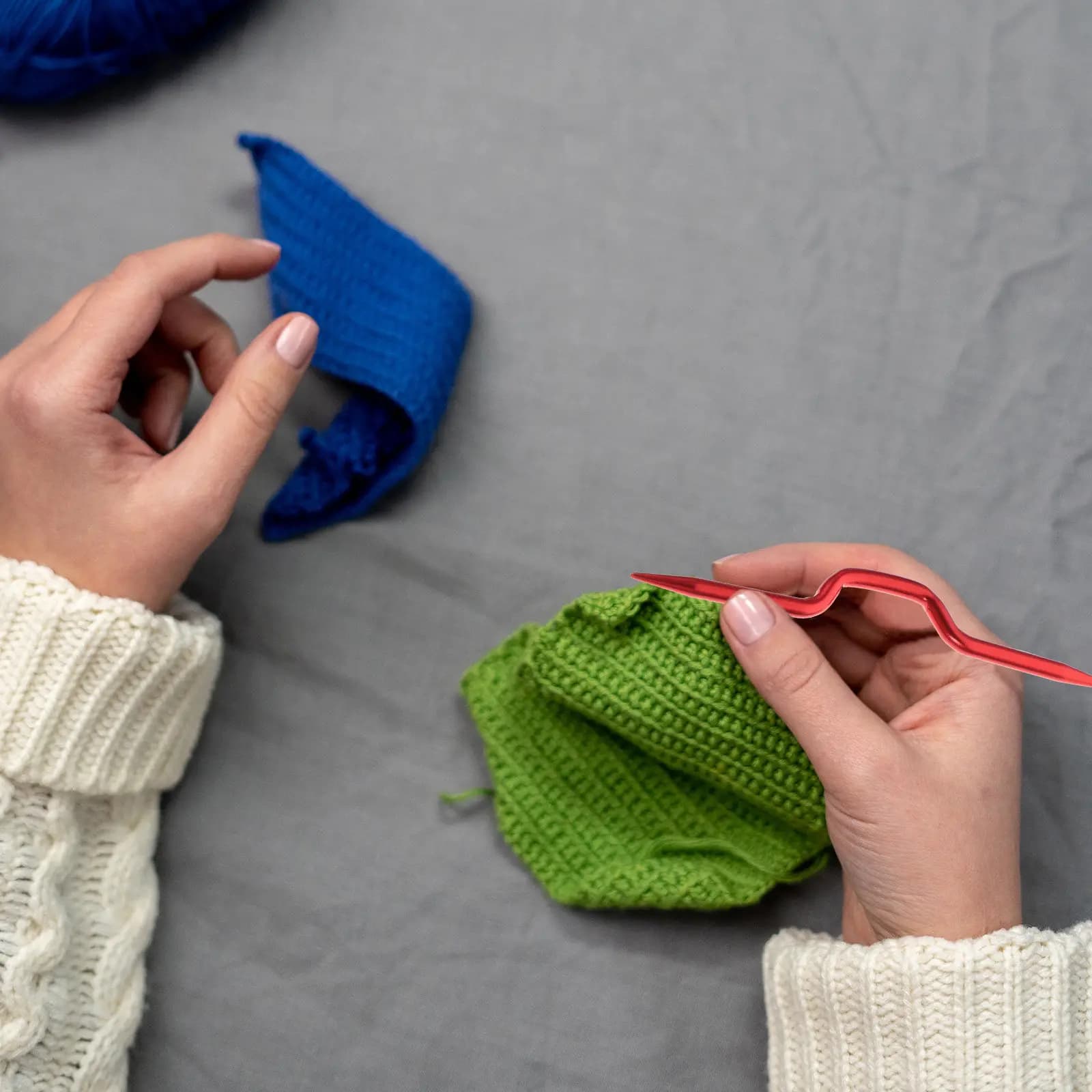 Set di 3 Ferri da Maglia a Cavo e Uncinetti con Impugnatura Confortevole, Strumenti Leggeri per Lavori a Maglia per Casalinghe e Principianti