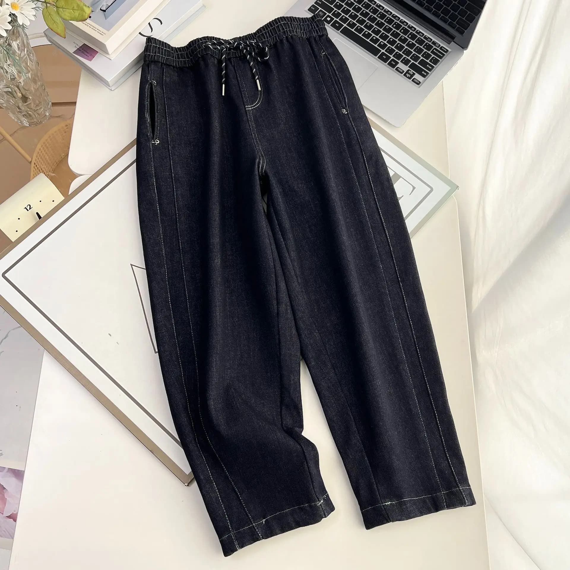 XXXL Moda Plus Size Jeans da donna 2025 Inverno Nuovo stile Semplice caldo in pile e denim ispessito Pantaloni stile harem alla caviglia 5423