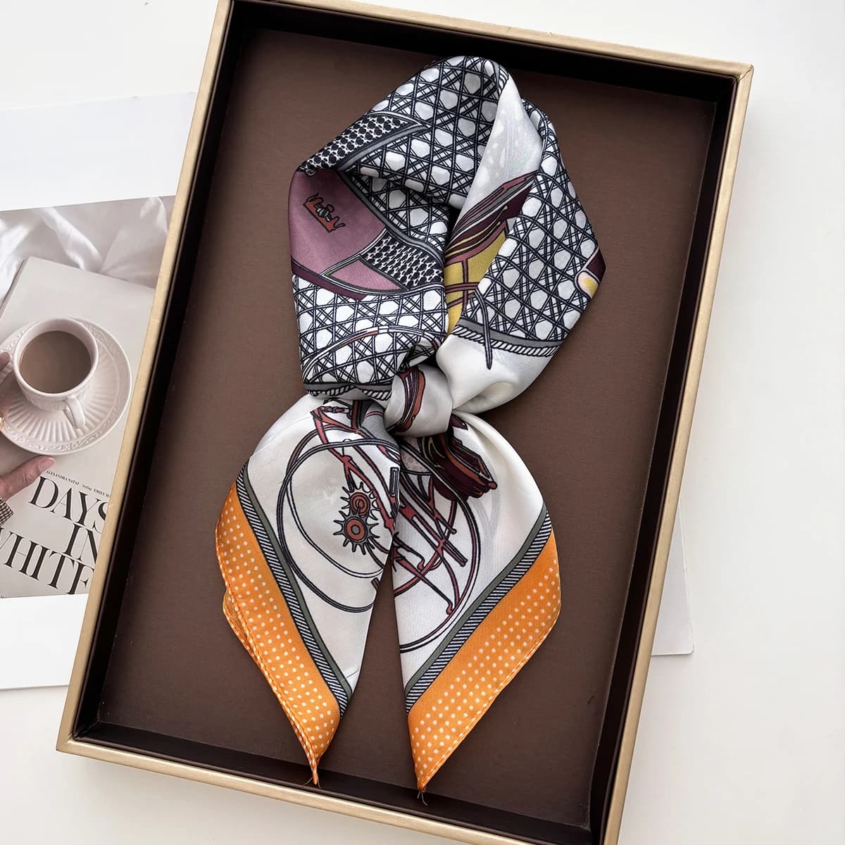 Sciarpa quadrata di lusso in raso morbido per donna, foulard alla moda in seta sintetica, bandana, hijab, sciarpa elegante, scialle.