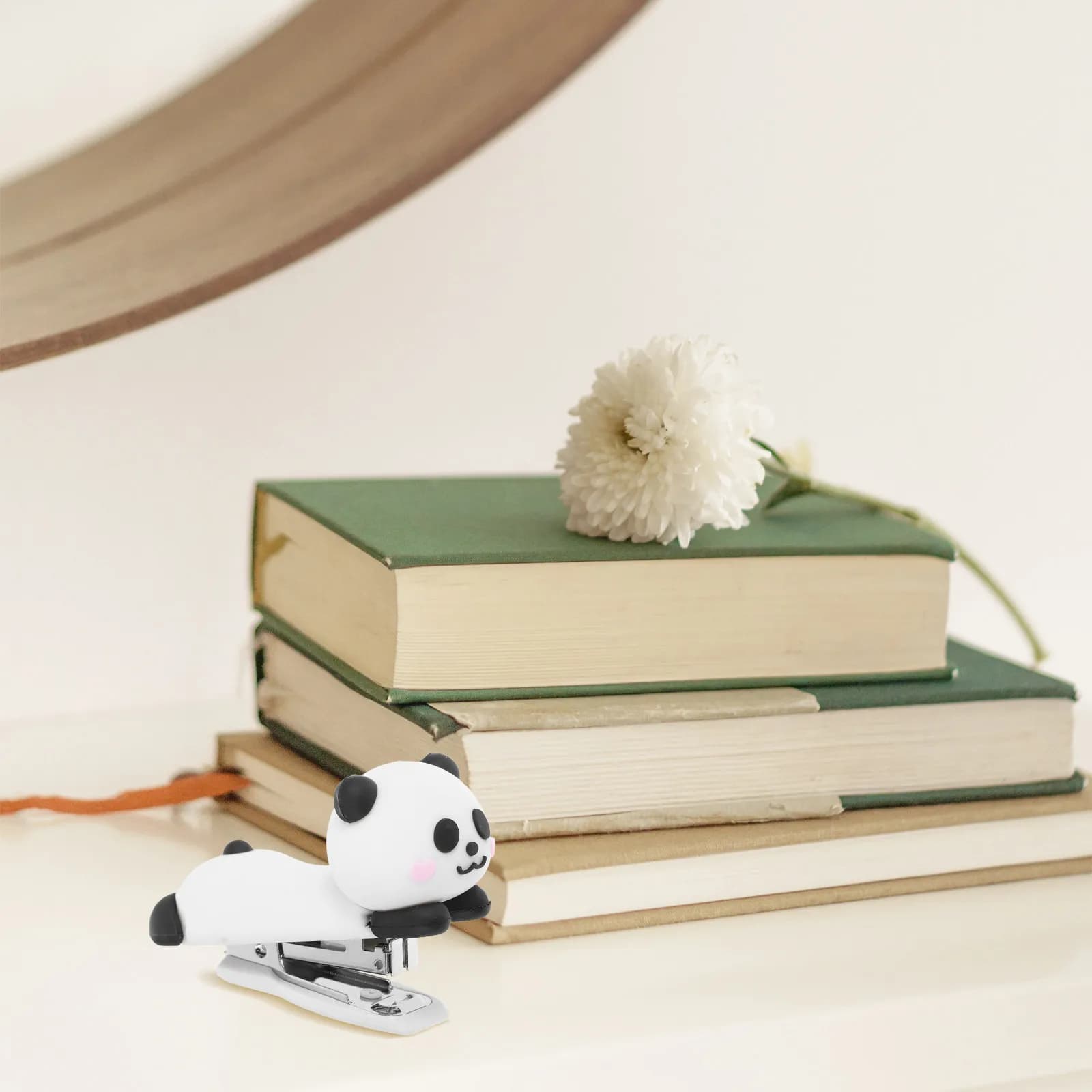 Mini Cucitrice da Scrivania a Forma di Panda, Carina e Portatile, per Scuola, Ufficio, Aula, Insegnanti, Cancelleria Divertente