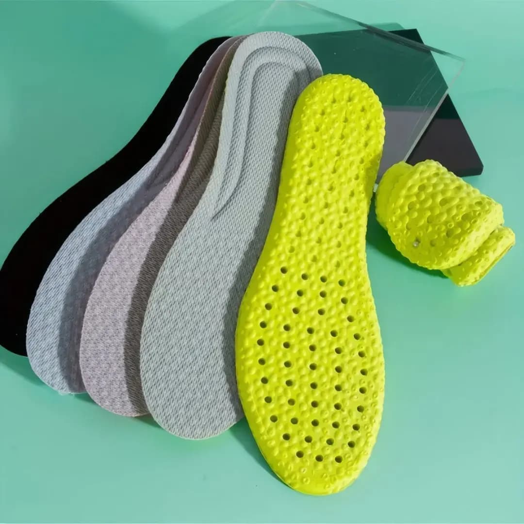 Solette sportive traspiranti verde lime: supporto ergonomico, superficie perforata e ammortizzata per sessioni in palestra