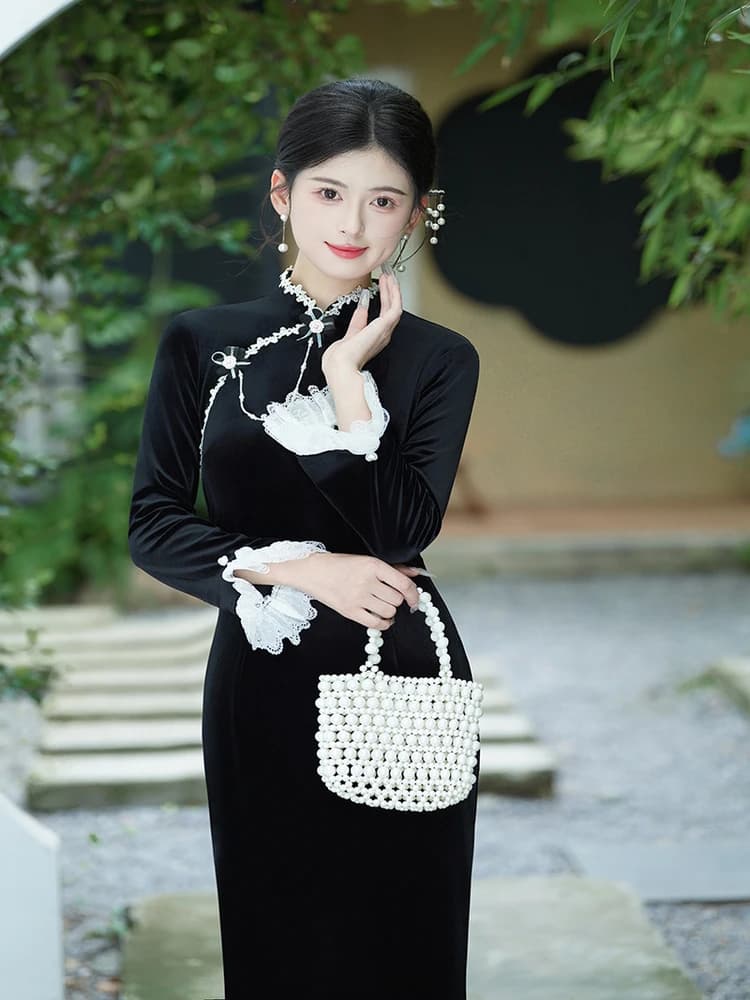 Elegant Black Velvet Long Qipao Dress with Lace Sleeves Fashionable Intellectual Style Suitable for Autumn And Winter