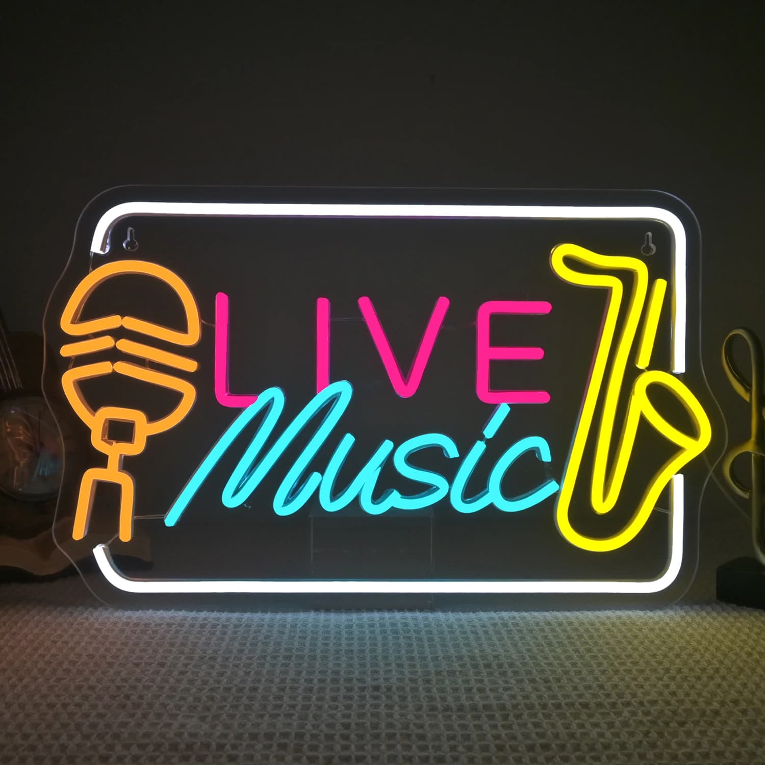 Insegne al neon con musica dal vivo con funzione di attenuazione Decorazione da parete a LED Camera da letto Grotta dell'uomo Sala giochi Home bar Studio musicale Night Club