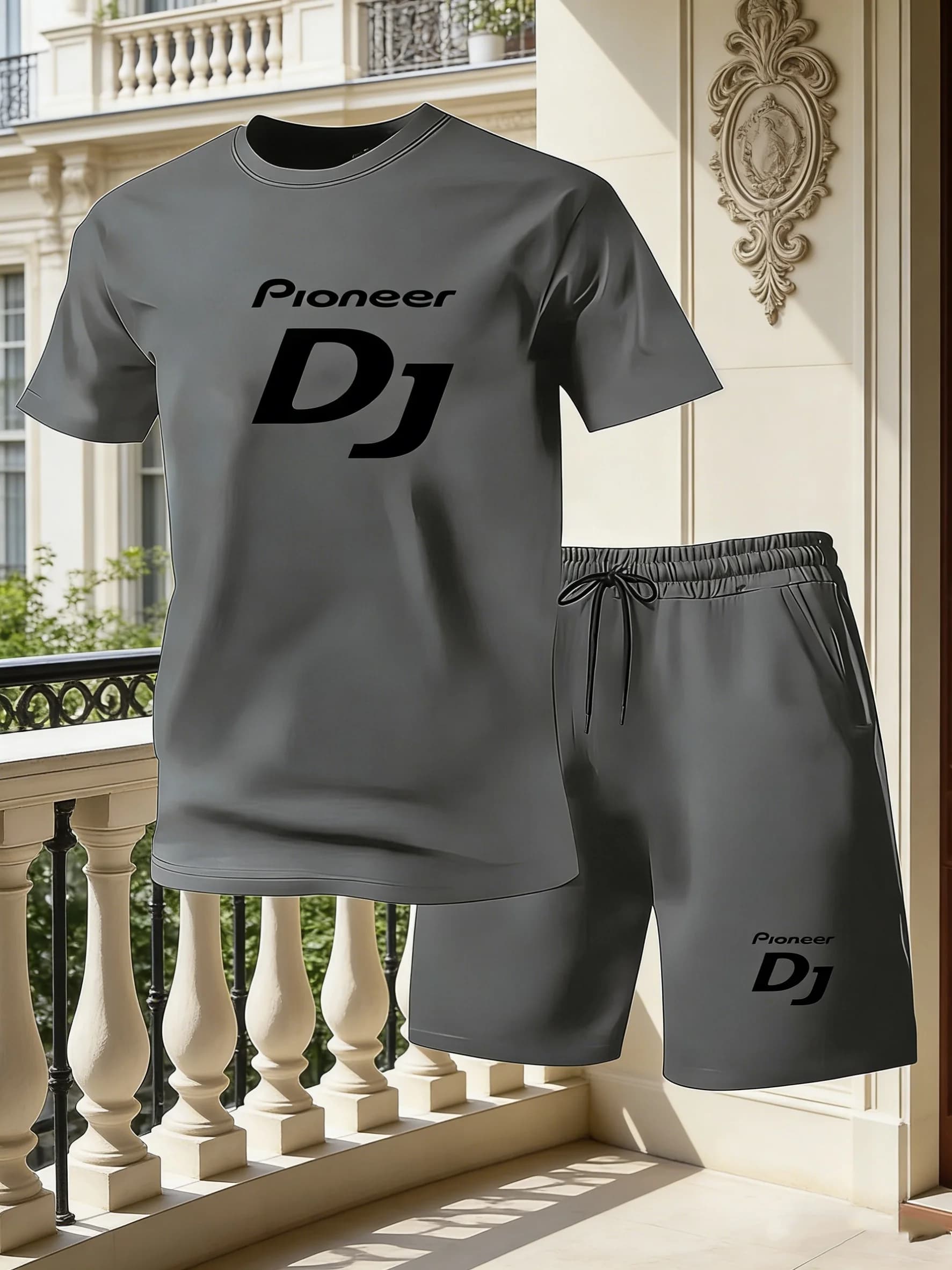Fashionable summer new men's short sleeved shorts set two-piece set men's round neck T-shirt shorts casual sportswear set
