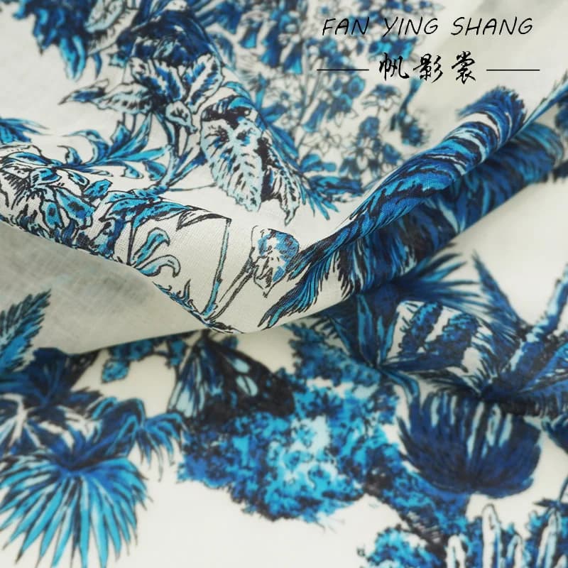 Tessuto in Cotone Muslin Digitale 2026 con Motivi di Palme e Farfalle per Abiti, Materiale per Cucito e Alta Moda