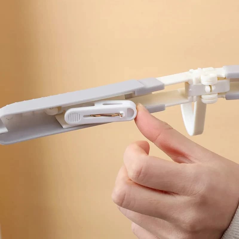 Foldable telescopic handler, save space for travel wardrobe, mini clothes hangers, 1 piece