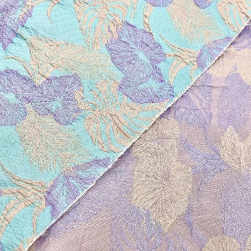 Tessuto jacquard in rilievo delicato sulla pelle per abbigliamento elegante Stilista fatto a mano Fai da te Materiale per cucire Panno all'ingrosso