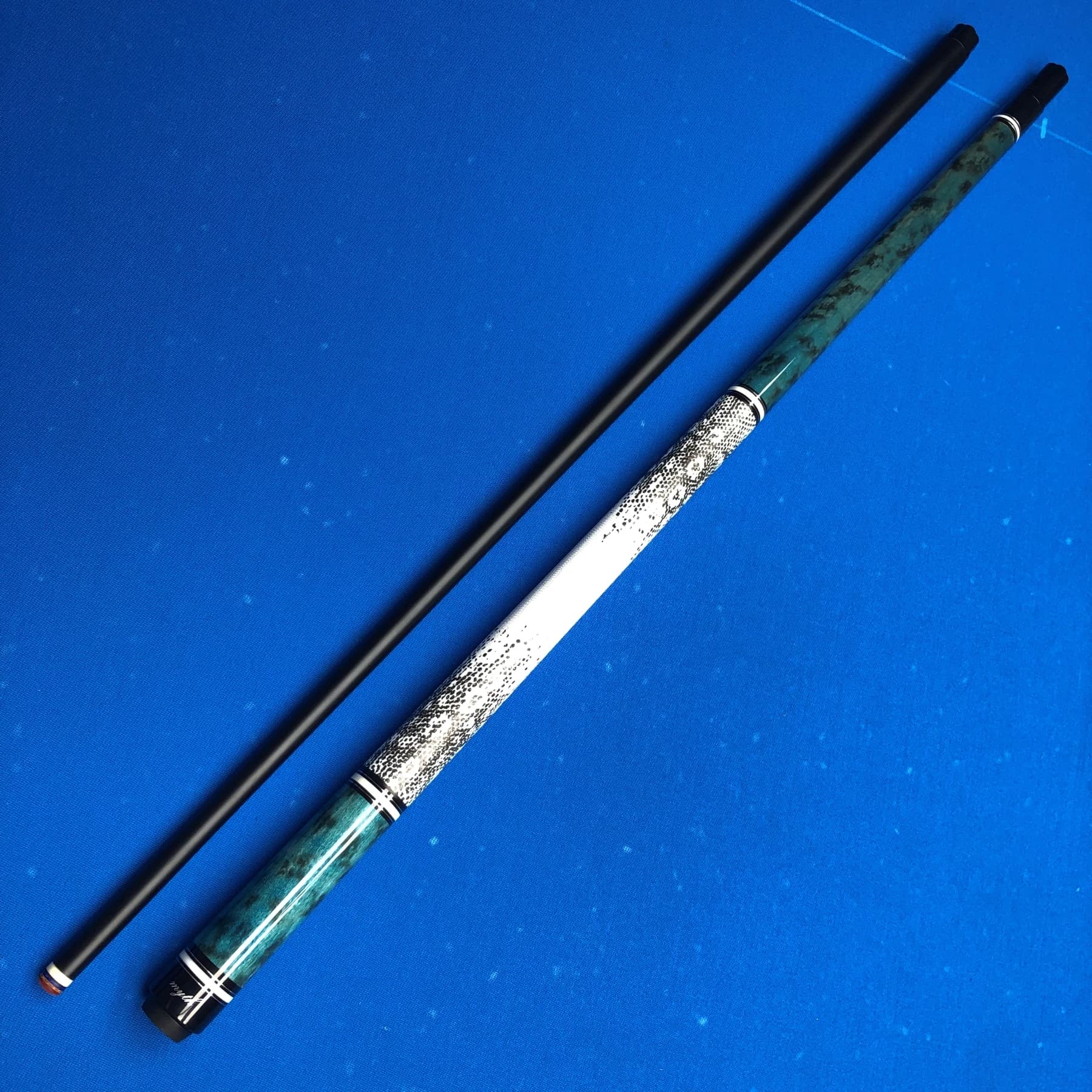 Stecca da Biliardo Premium in Fibra di Vetro con Punta Rainbow da 12,7 mm, 2 Pezzi, Giunto Portatile in Acciaio Inossidabile, Impugnatura Effetto Pelle di Serpente e Cappuccio Protettivo