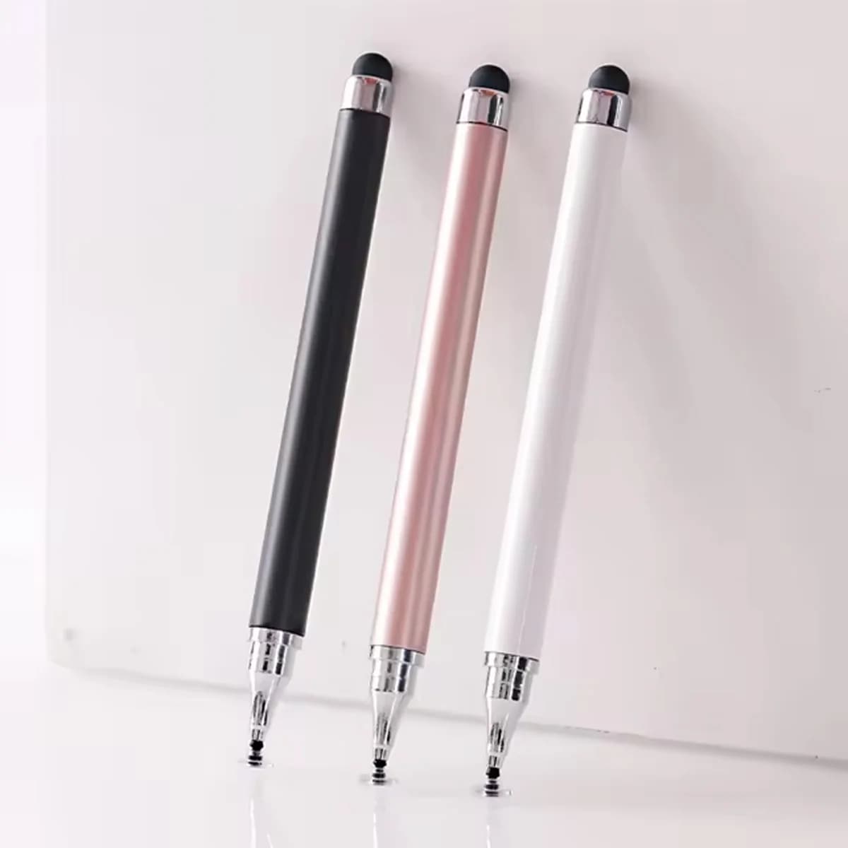 This dual-ended universal stylus is compatible with iPads, tablets, Android phones, and iOS devices, and can be used for drawing