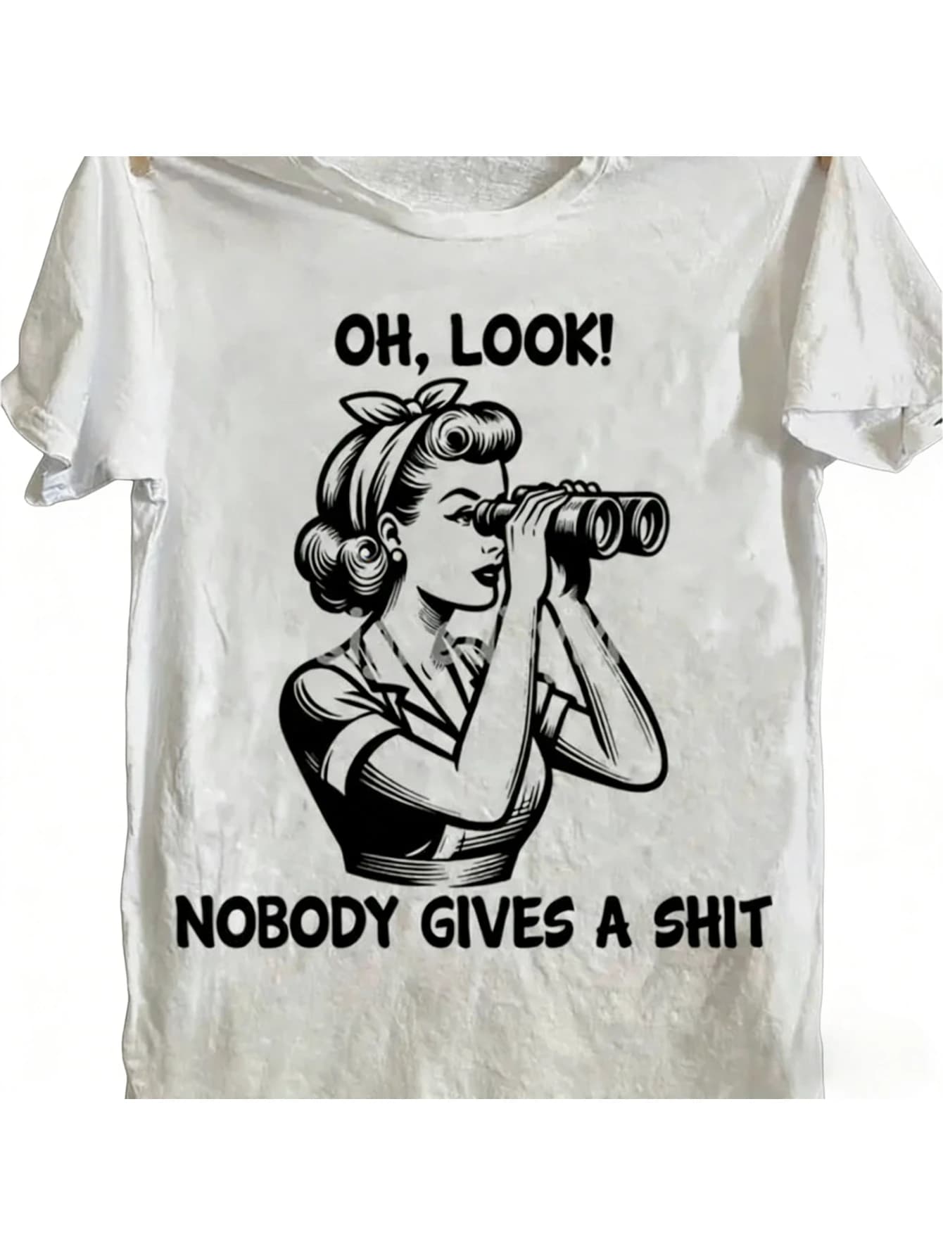 Funny white t-shirt for men, crew neck, soft material, a fashionable style suitable for all seasons