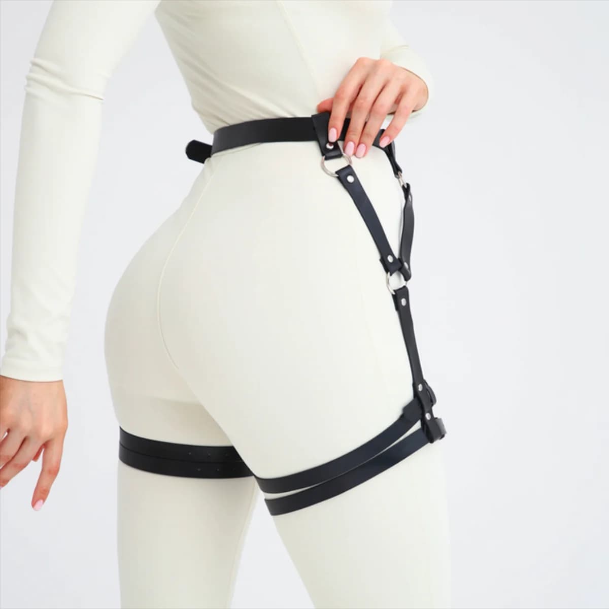 Elegante Set di Giarrettiere per Cosce da Donna - Cinturino per Gamba in Finta Pelle Regolabile Stile Punk Gotico, Perfetto per Spettacoli sul Palco